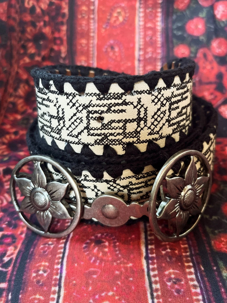 Labyrinth Belt - Embroidery Black & White  / Maison Hotel